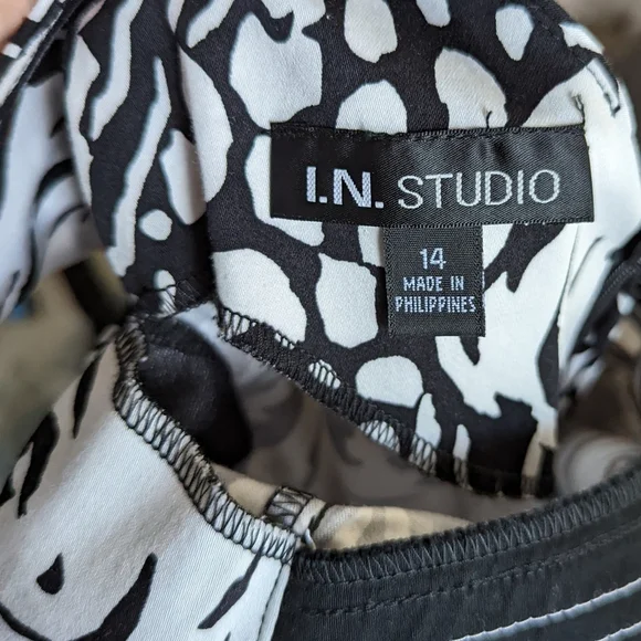 I.N. Studio Black and White Floral Dress Size 14 - Picture 7 of 9
